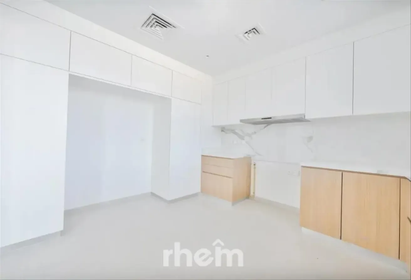 Ready to Move | Single Row | Prime Location