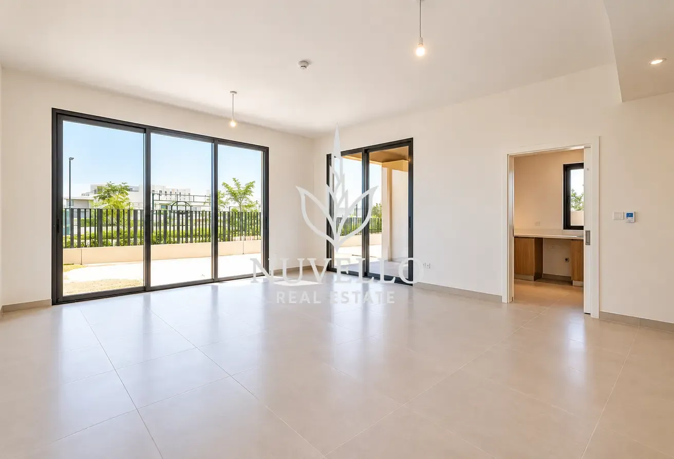 Internal | Directly next to park | Landscaped