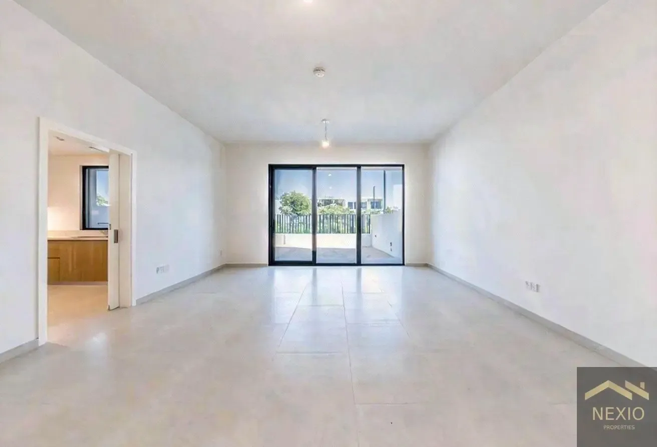 Back-to-Back |Close to Amenities | Vacant