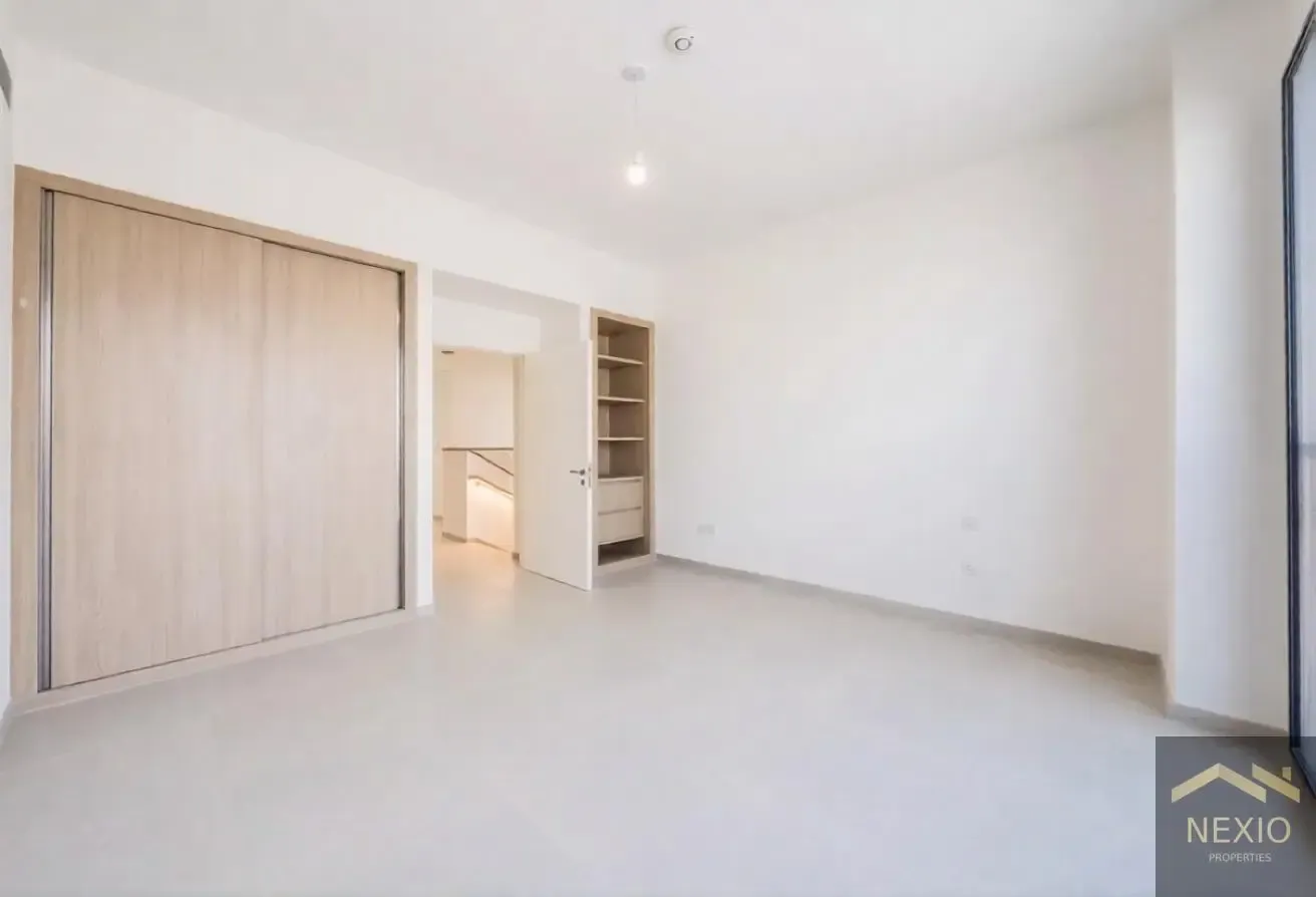 Back-to-Back |Close to Amenities | Vacant