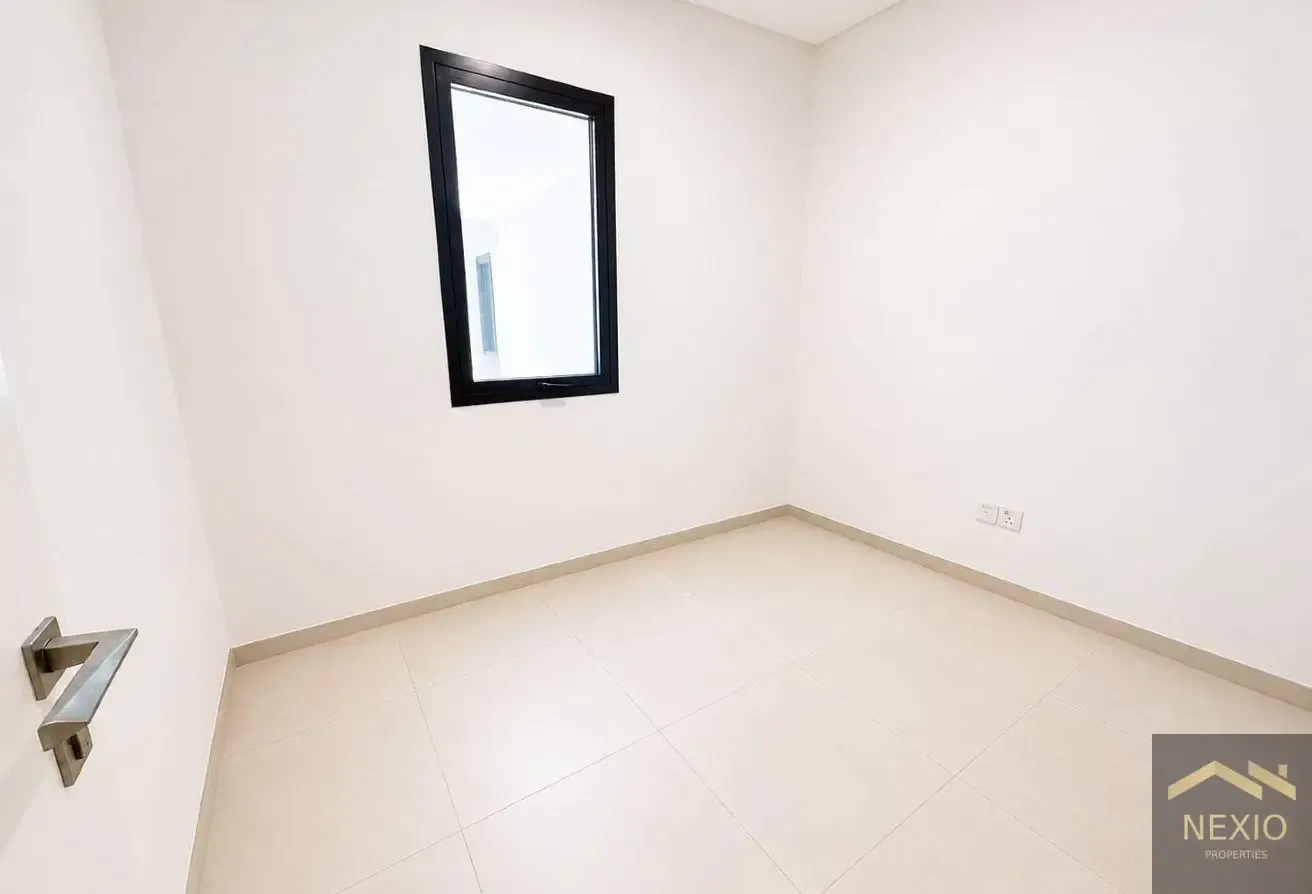 Back-to-Back |Close to Amenities | Vacant