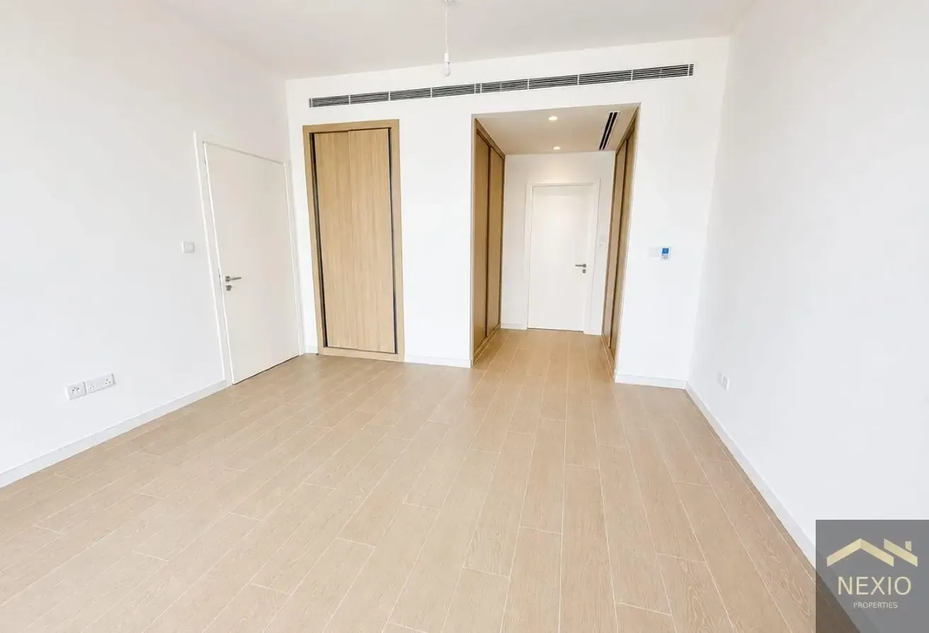 Back-to-Back |Close to Amenities | Vacant