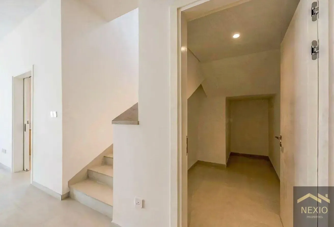 Back-to-Back |Close to Amenities | Vacant
