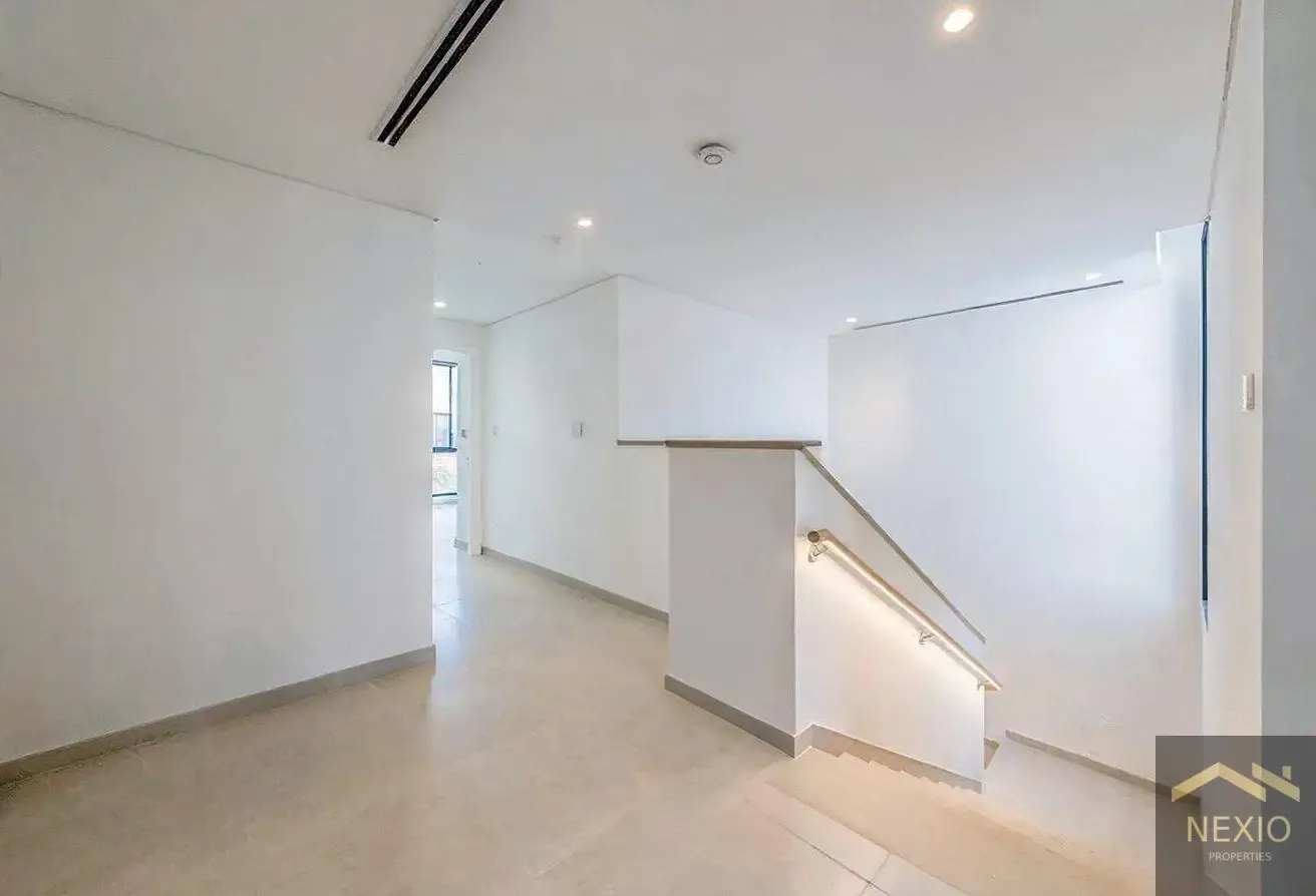 Back-to-Back |Close to Amenities | Vacant