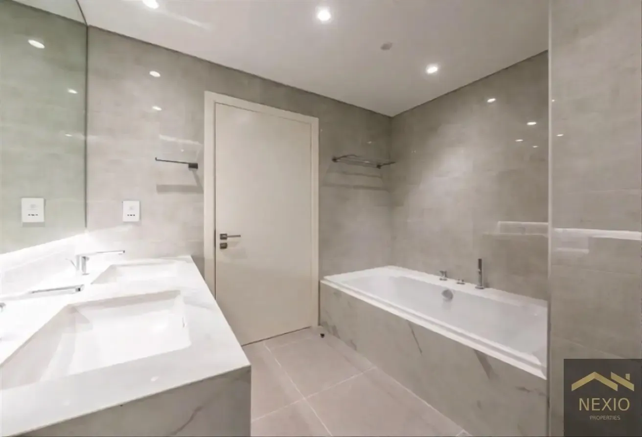 Back-to-Back |Close to Amenities | Vacant