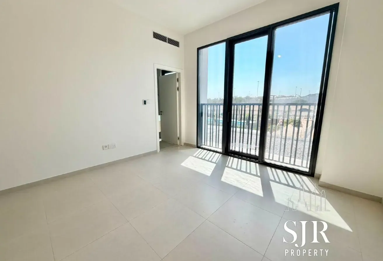 Motivated Owner | Single Row | Backing Park | 3BR