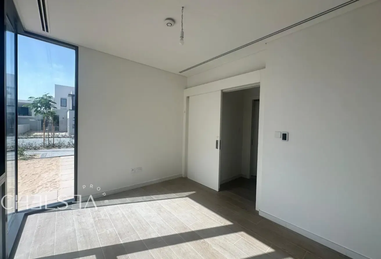 NEAR AMENITIES | VACANT | UNFURNISHED