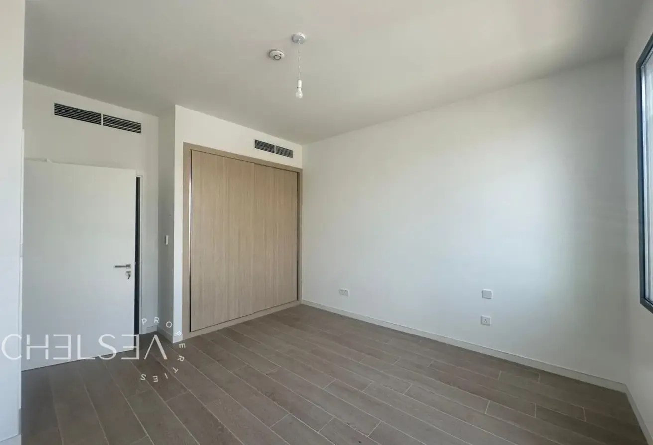 NEAR AMENITIES | VACANT | UNFURNISHED