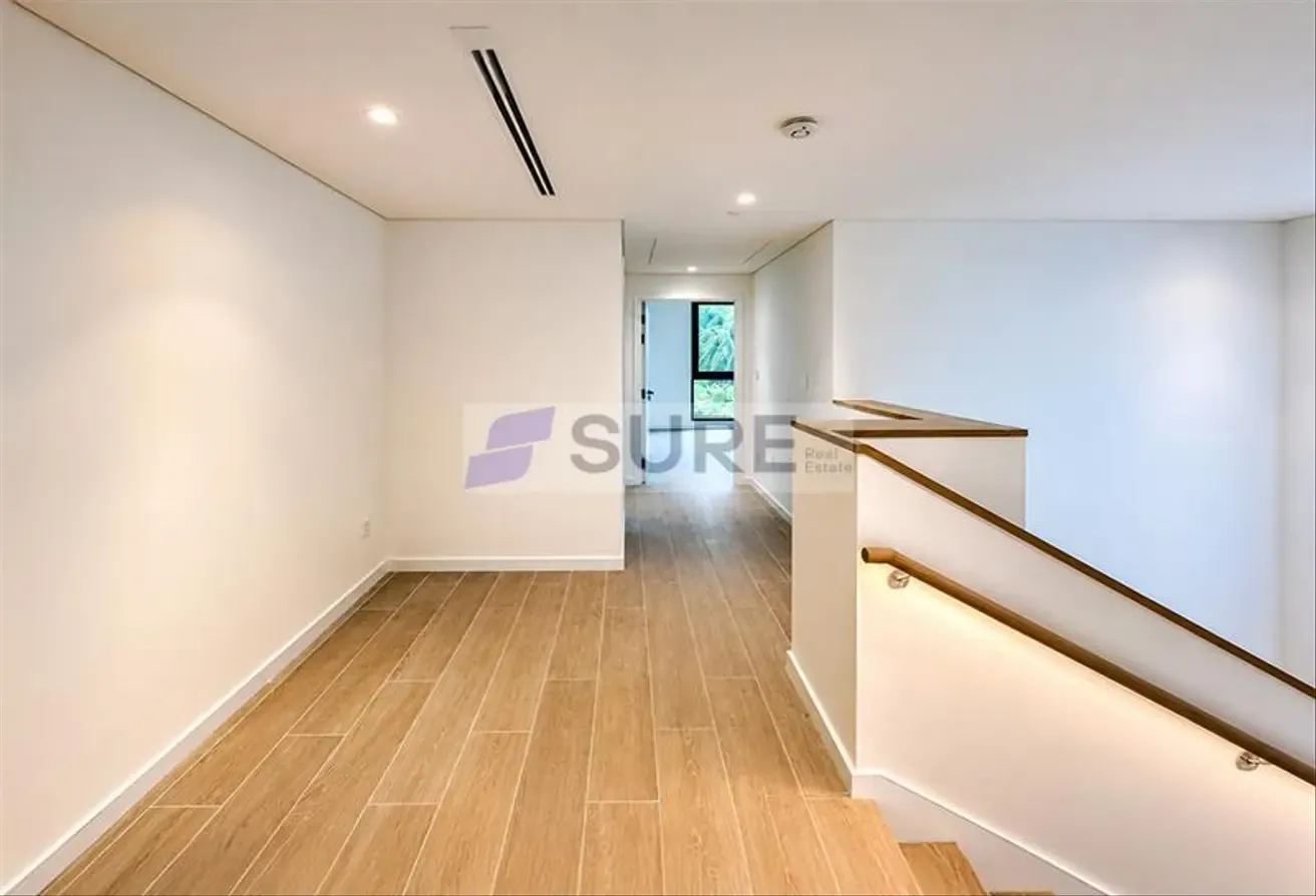 Middle 4 BR TH | Brand New | Vastu | Handover Soon
