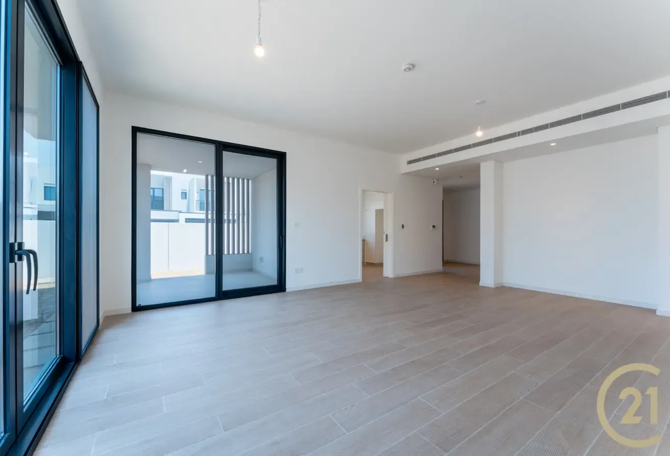 Corner Unit | Large Plot| Ready
