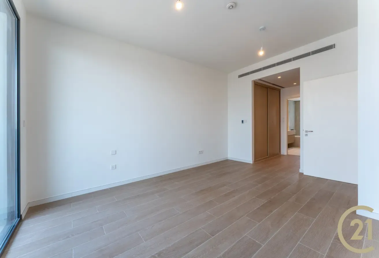 Corner Unit | Large Plot| Ready