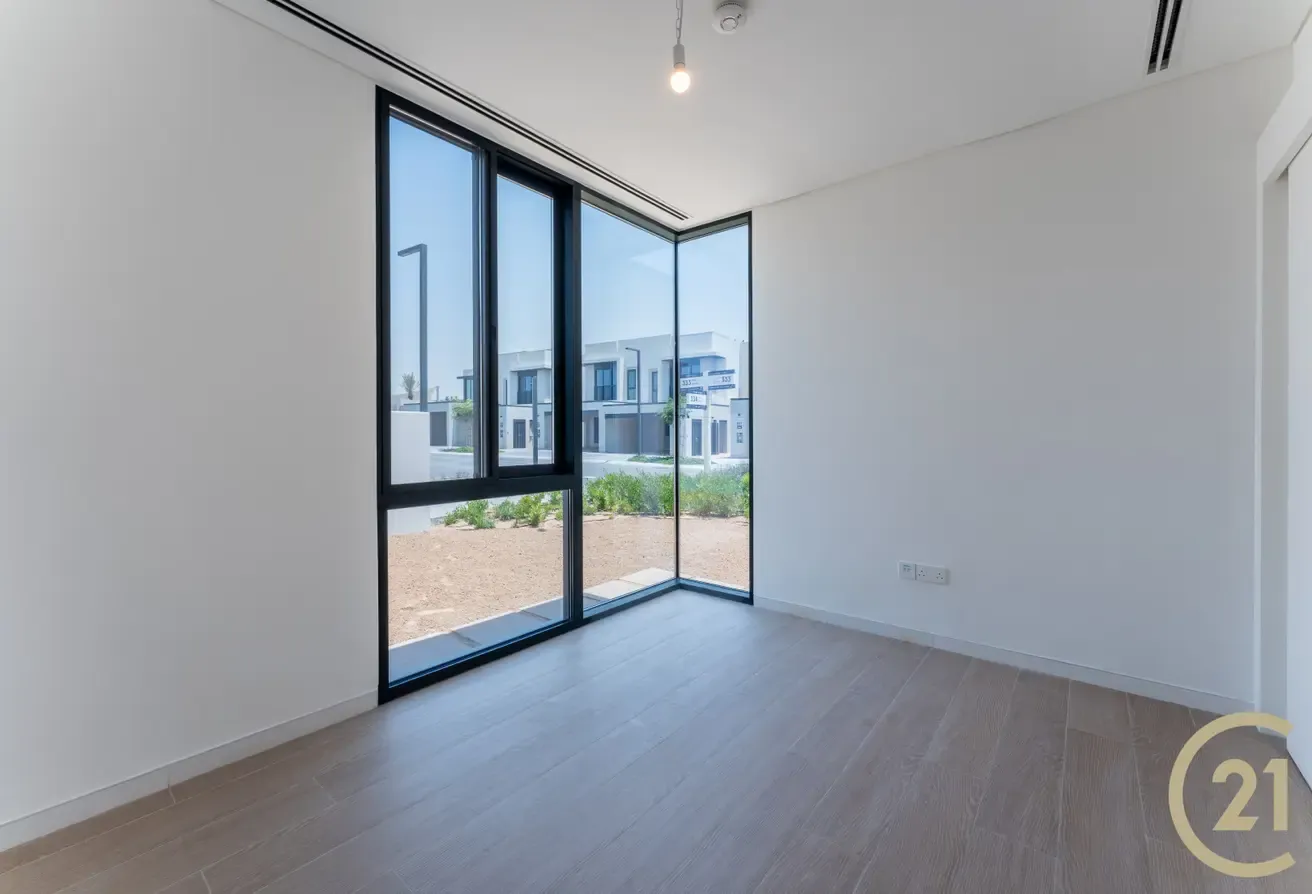 Corner Unit | Large Plot| Ready