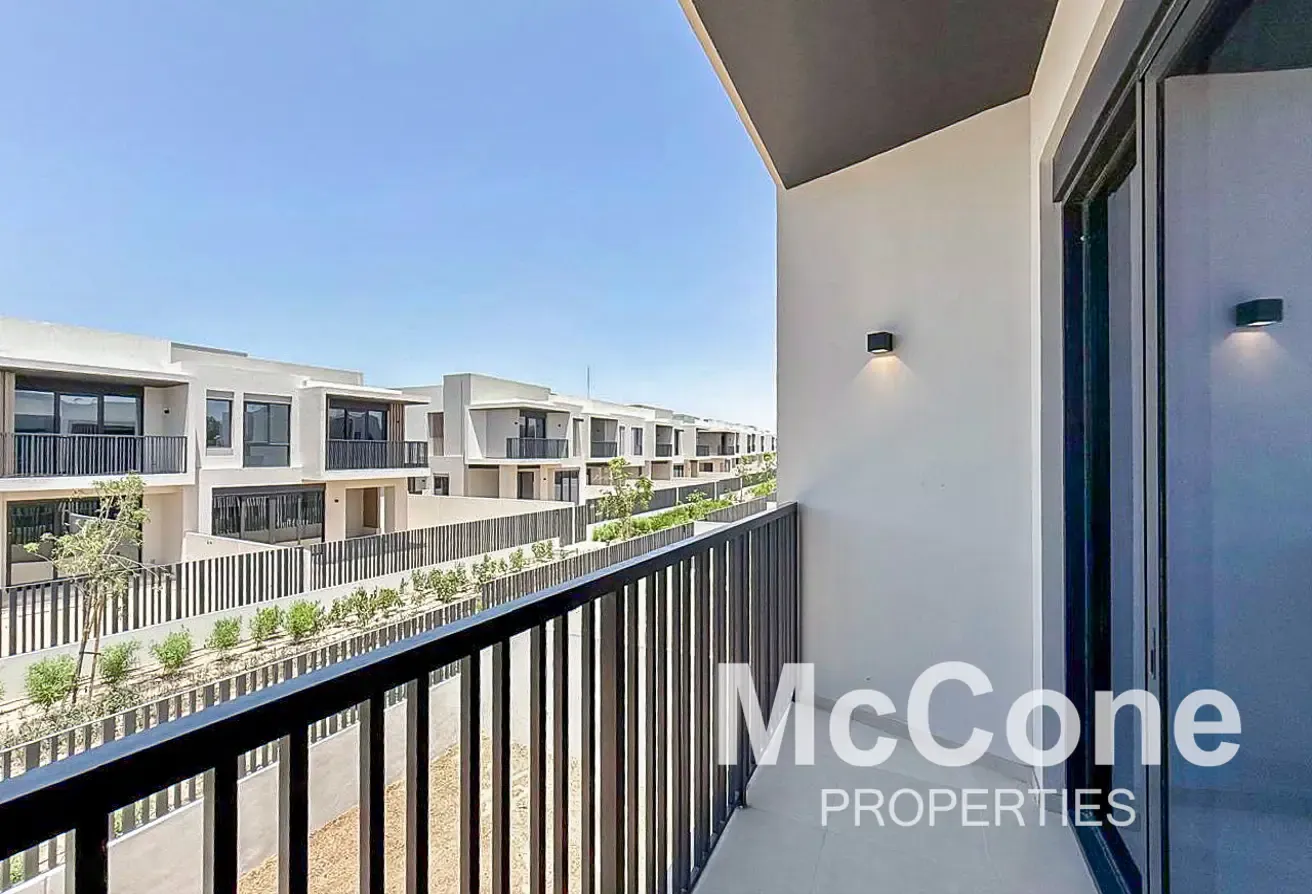 Middle Unit | Brand New | Close to Amenities