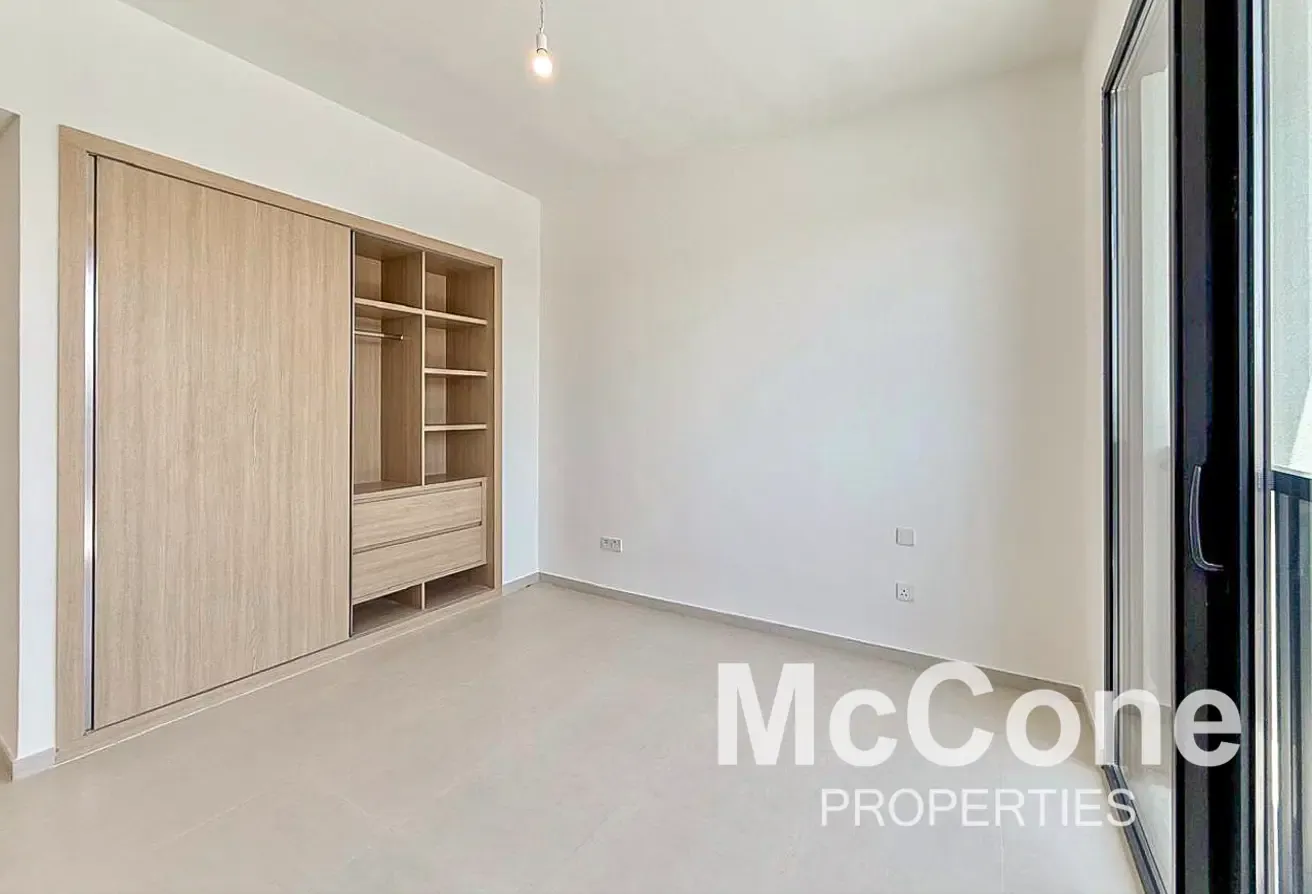 Middle Unit | Brand New | Close to Amenities