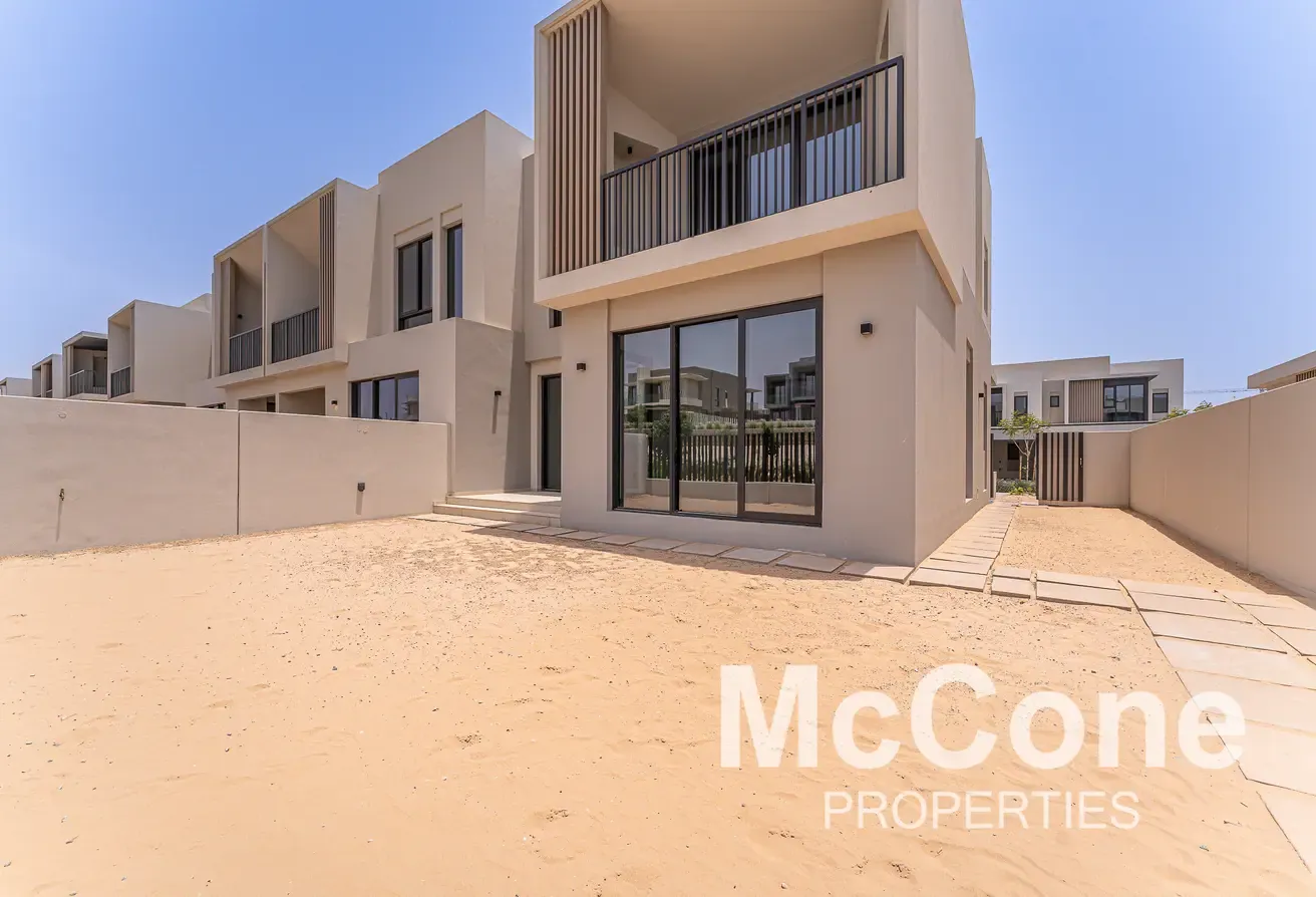 Landscaped | Flexible Cheques | Corner Unit