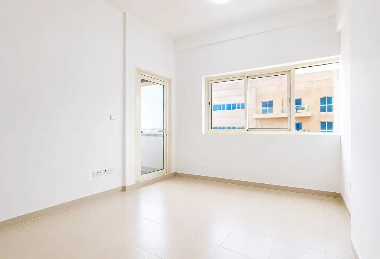 Bright 1BR | Balcony | Pool | ASB Tower, DSO