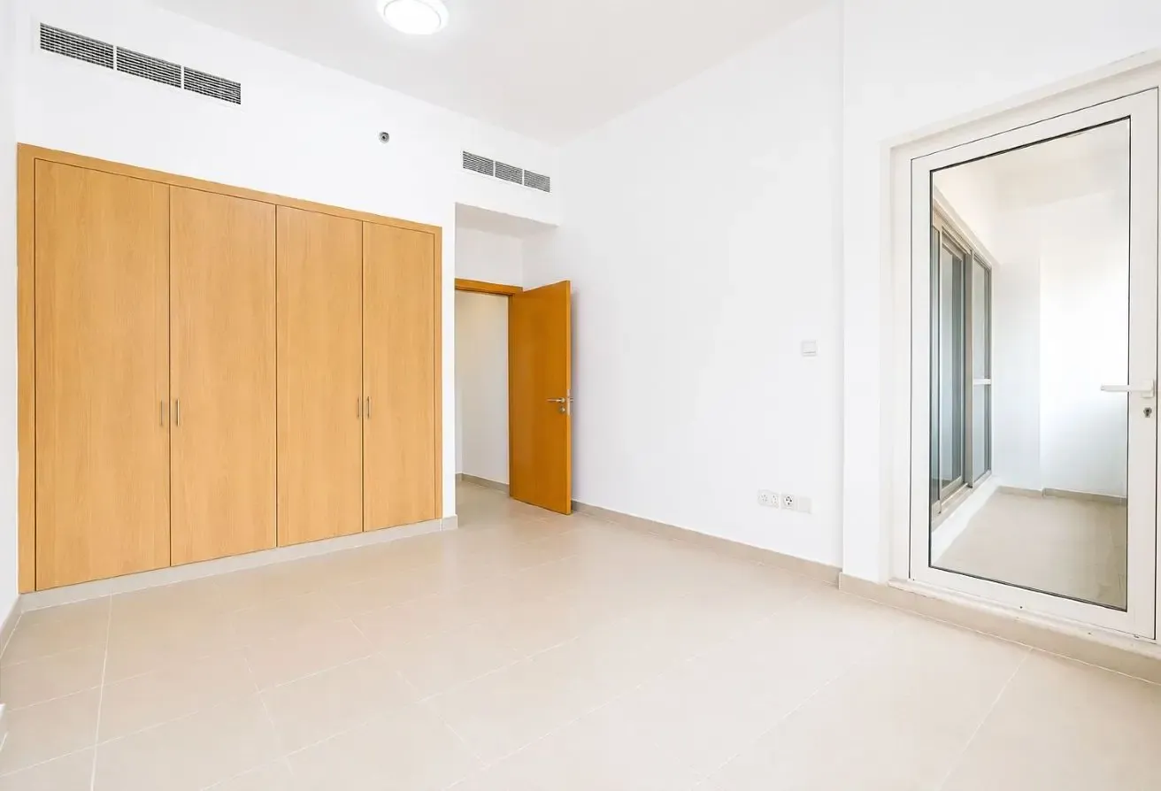 Bright 1BR | Balcony | Pool | ASB Tower, DSO