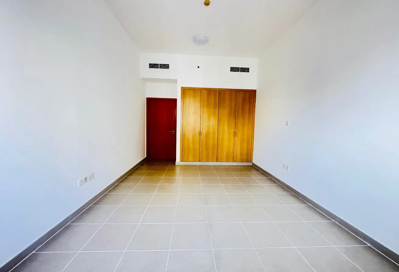 Spacious 1 BHK | 1 Month Free | Walking Distance