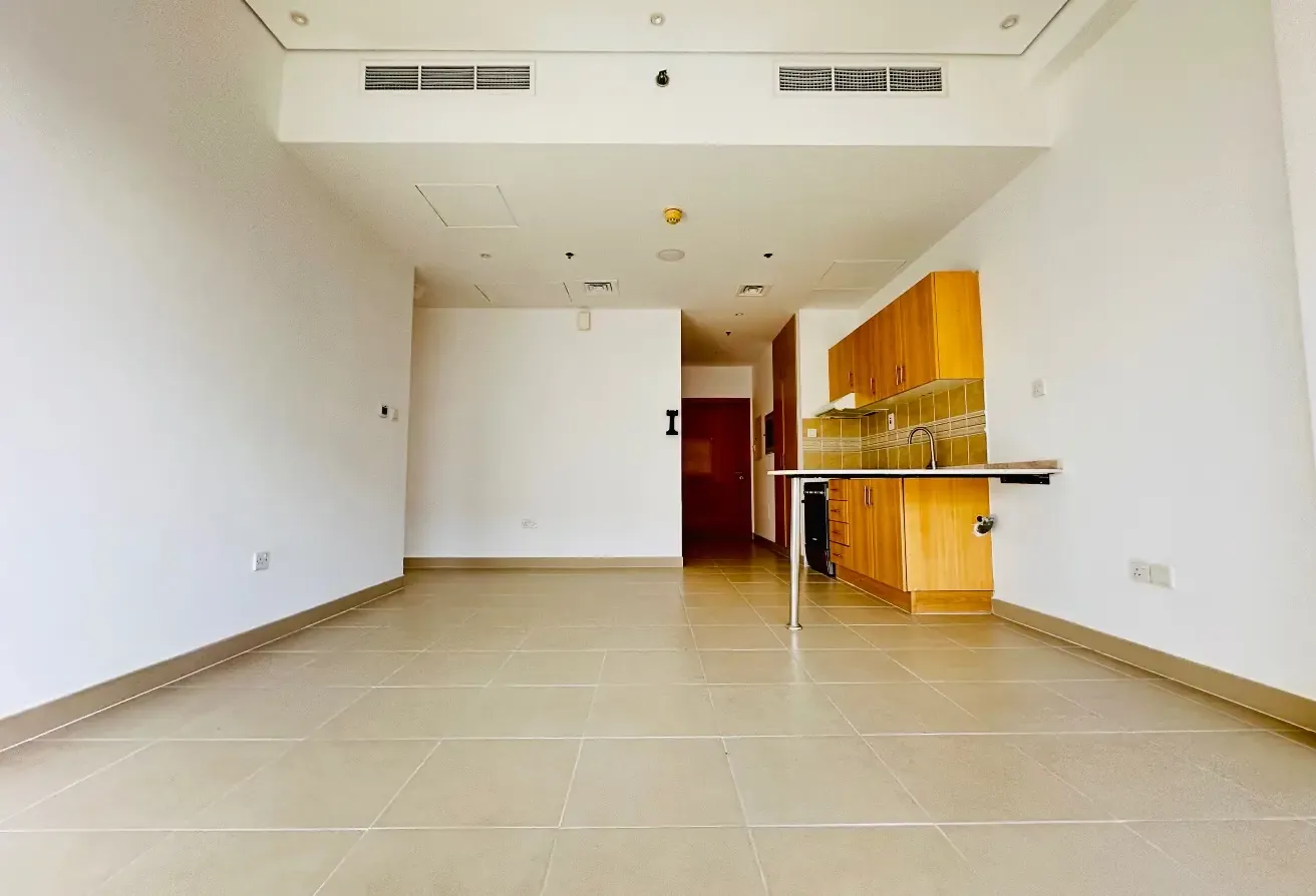 Elegant 1 Bedroom | Balcony | Covered Parking
