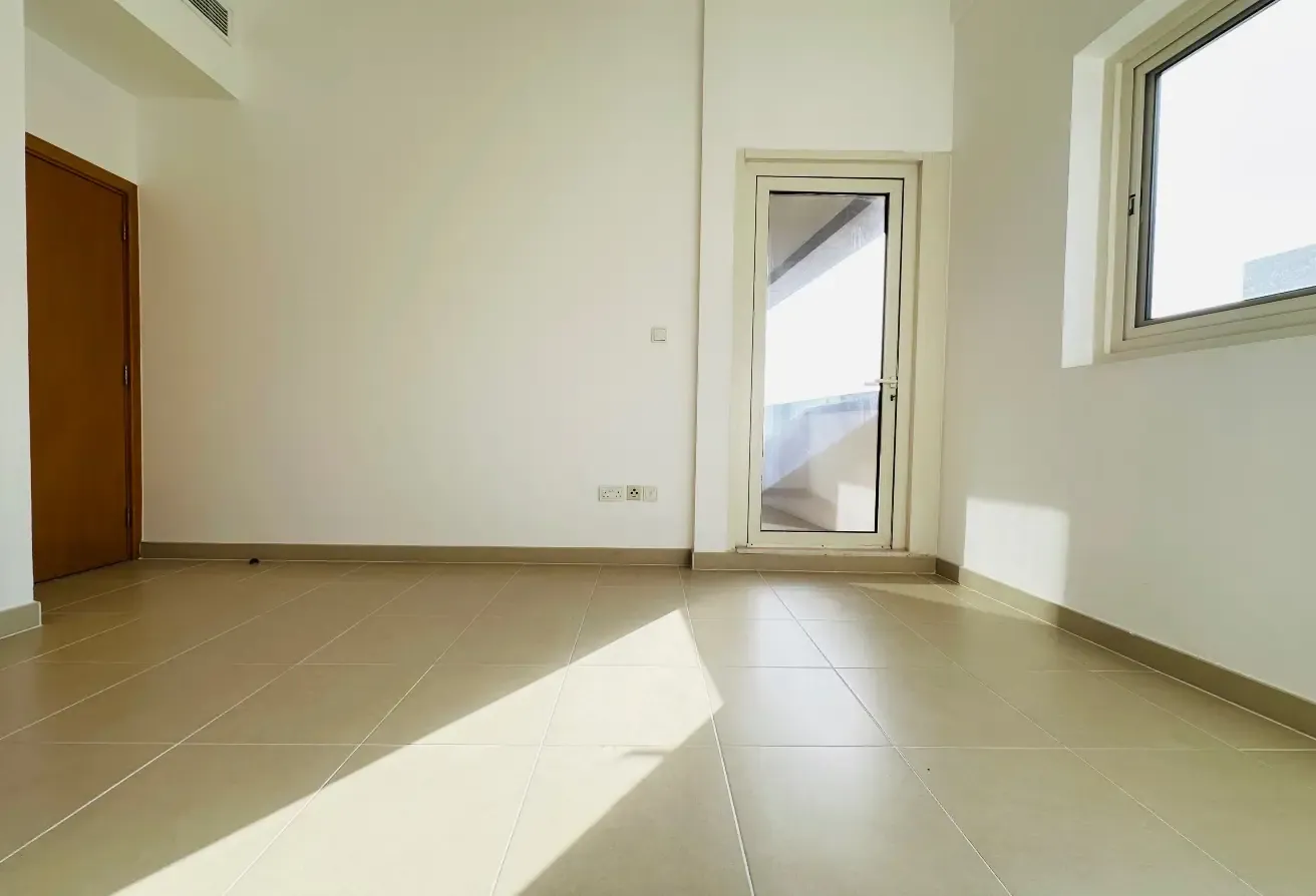 Elegant 1 Bedroom | Balcony | Covered Parking