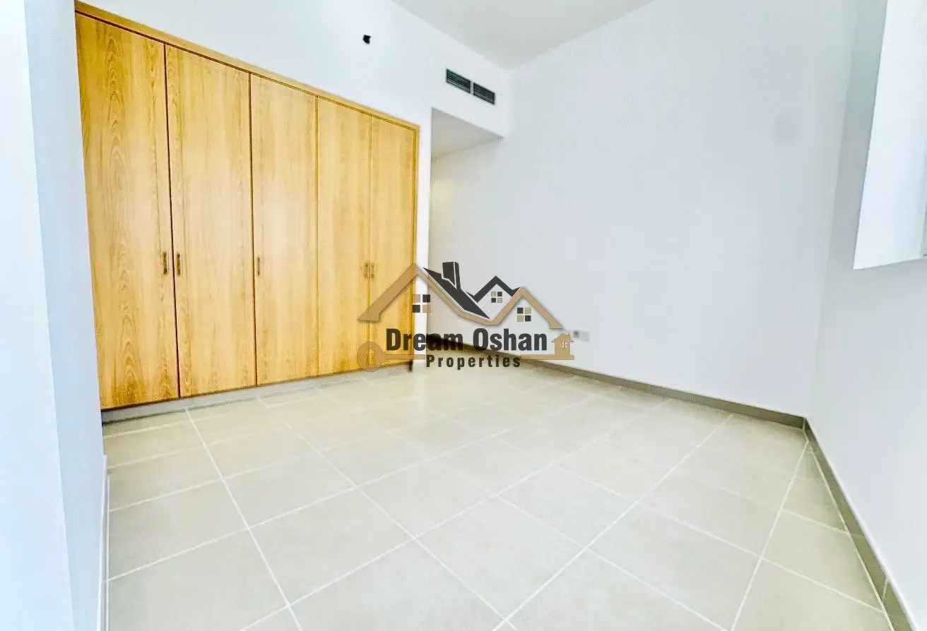 One month free close to Emirates Towert | gym,pool