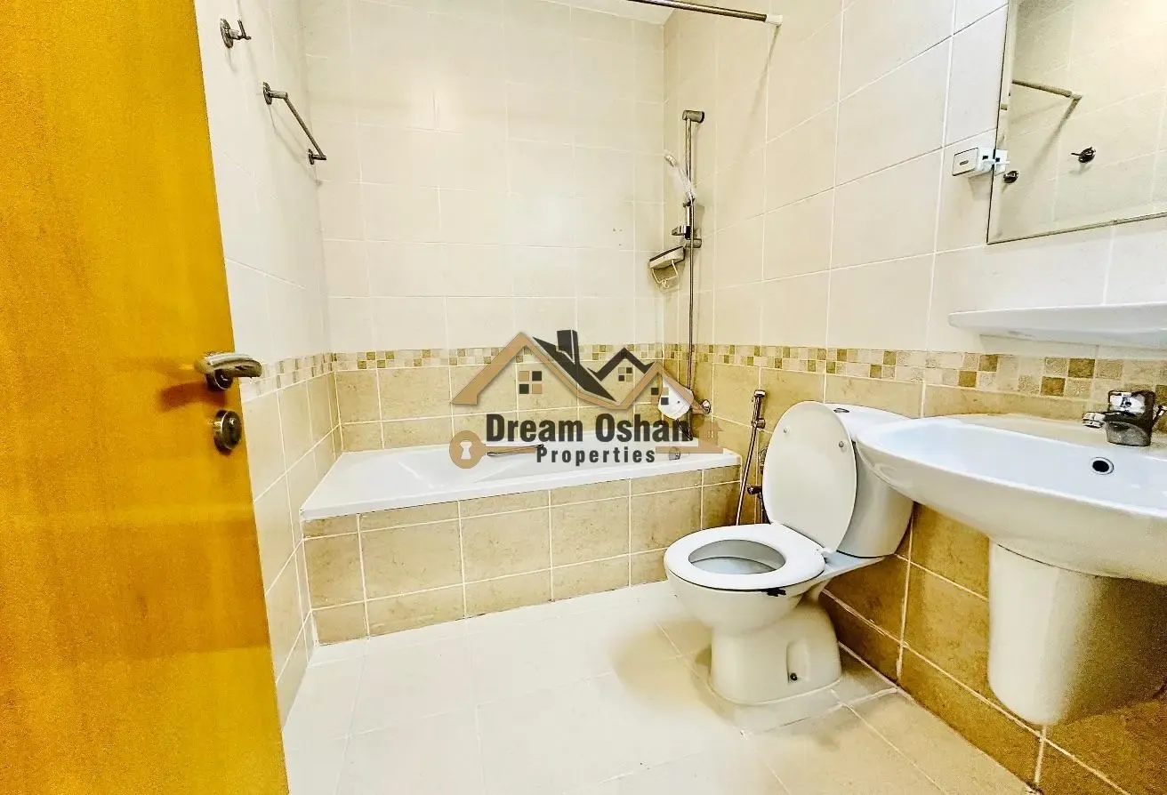 One month free close to Emirates Towert | gym,pool