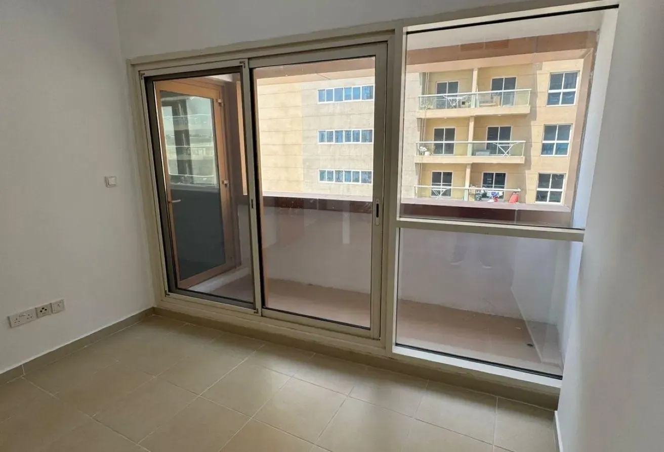 Spacious 1 Bedroom Apartment with Balcony | ASB