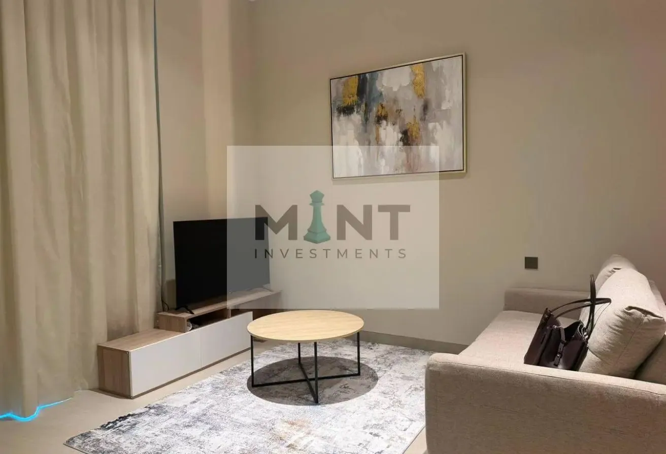 Brand new/ Fully furnished/ Big unit/ Vacant