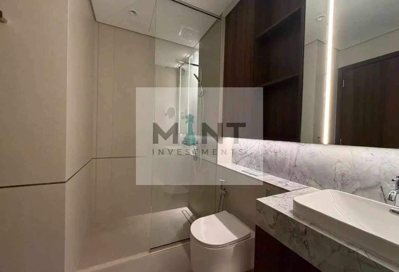 Brand new/ Fully furnished/ Big unit/ Vacant