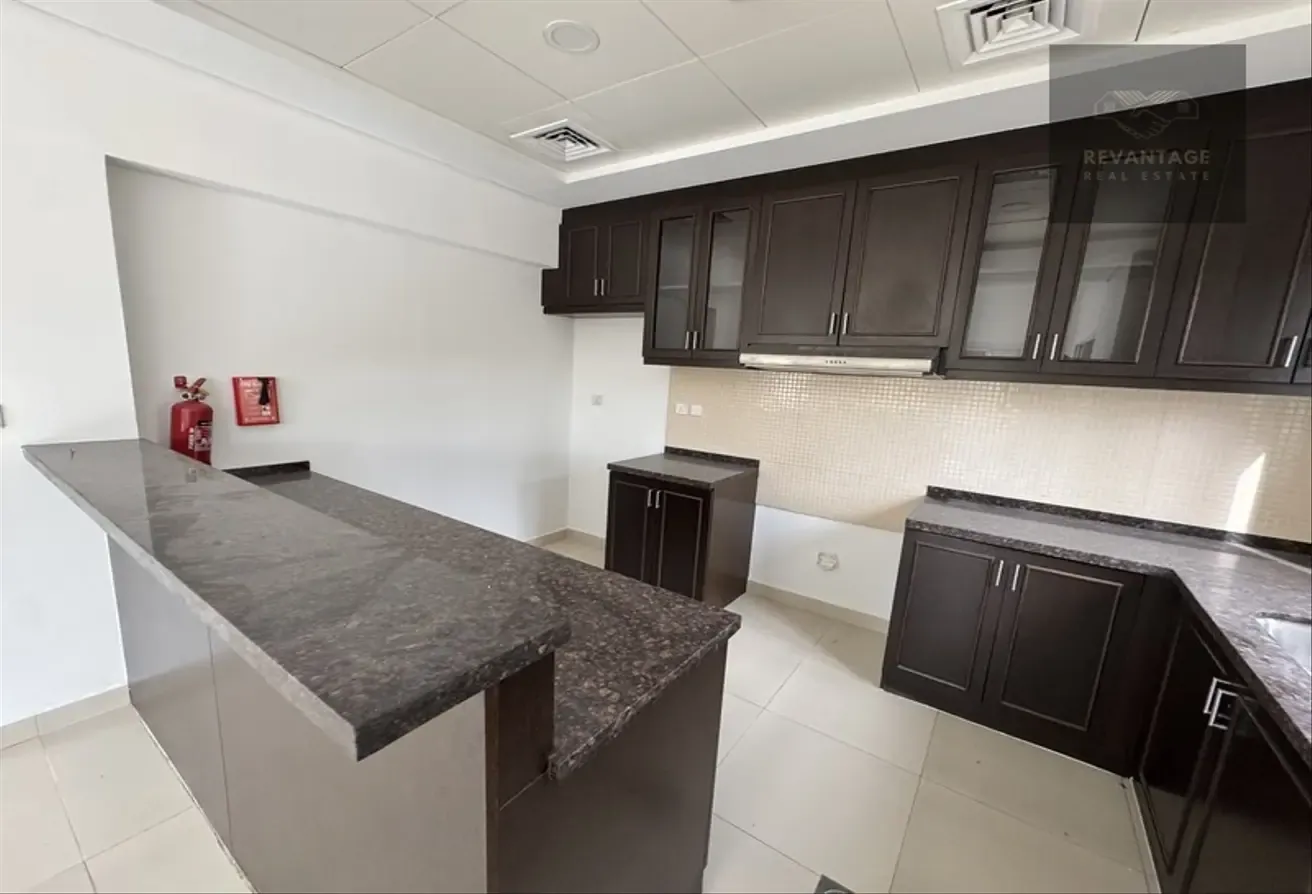 Exclusive | Single Row | Internal Road | Vacant