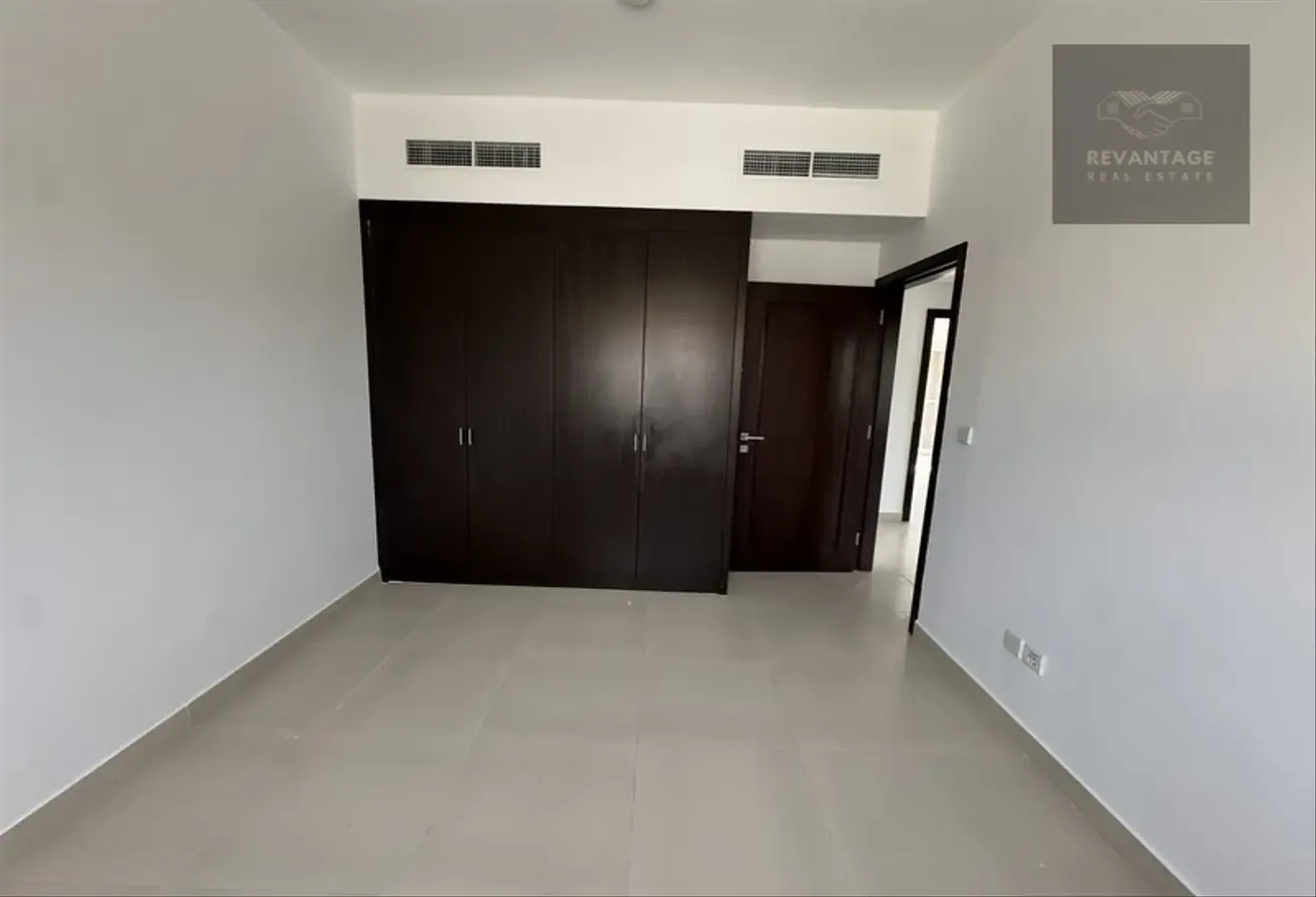 Exclusive | Single Row | Internal Road | Vacant