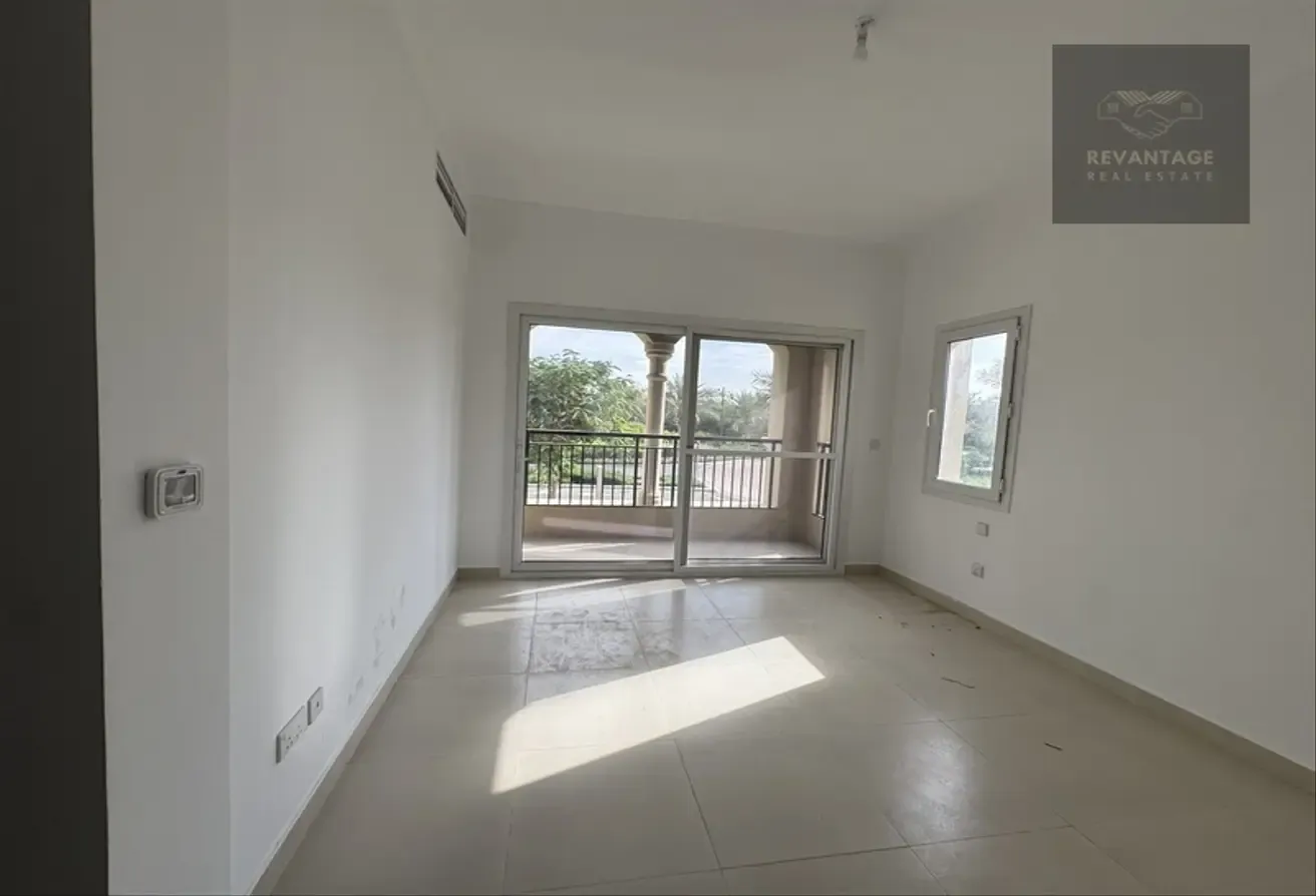 Exclusive | Single Row | Internal Road | Vacant