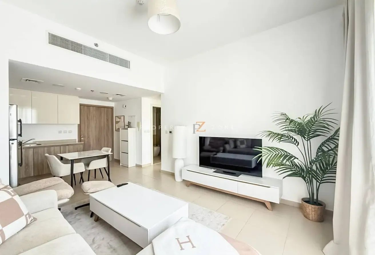 Multiple Cheques | Pool View | Fully Furnished