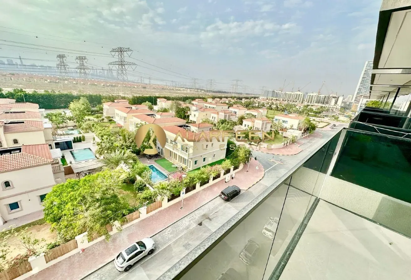 FACING VILLAS AND SKYLINE | SMART HOME