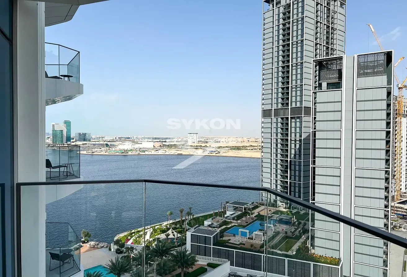 Furnished | 2 Bedroom | Marina and Creek Views