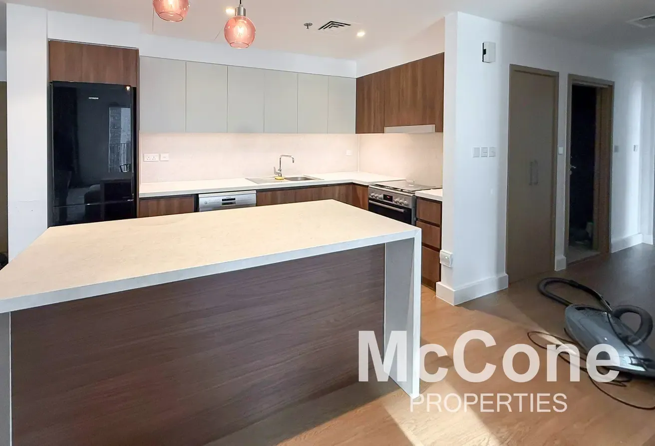 Fully Furnished | Prime Location | High Floor