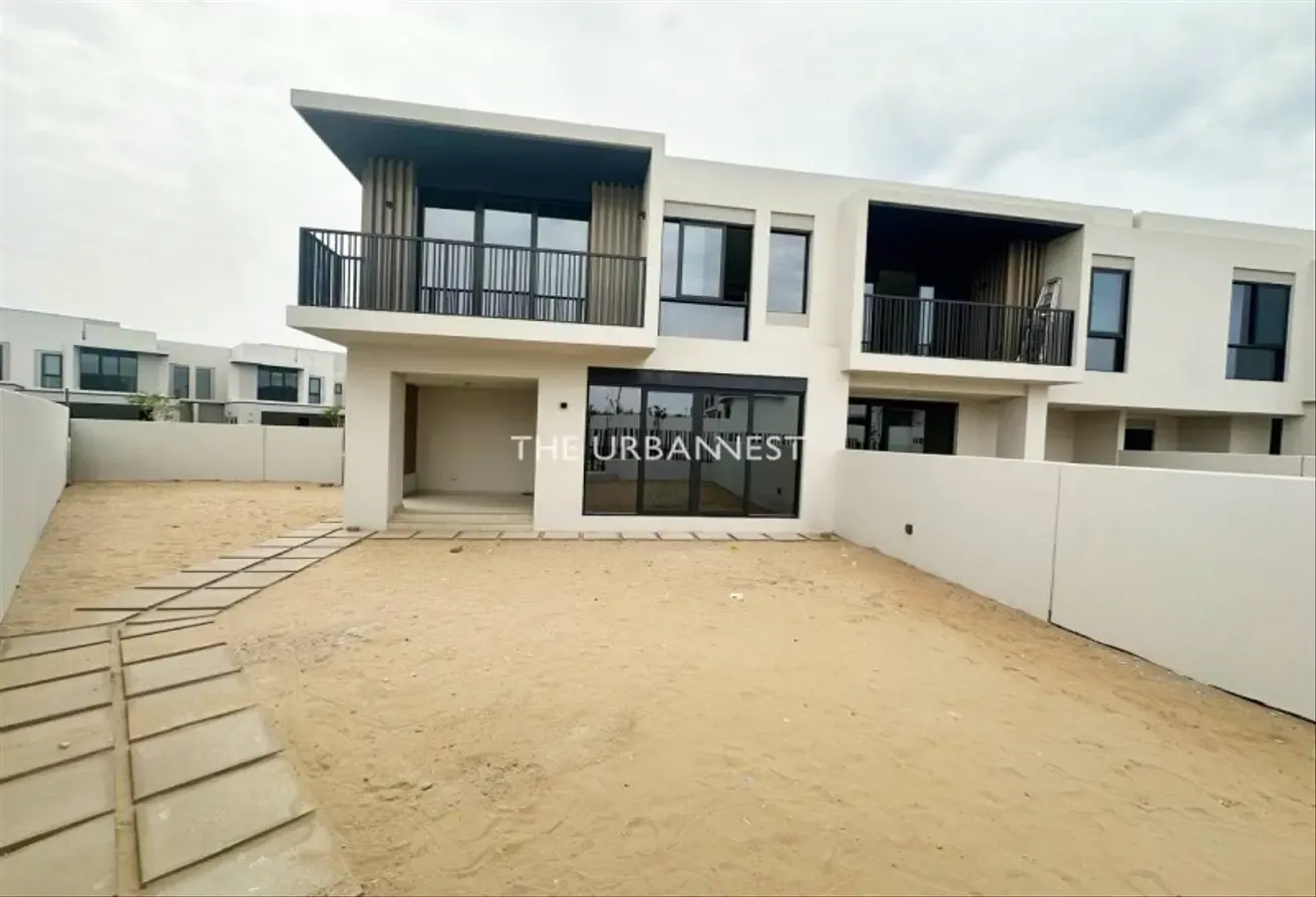 Single Row | Park Facing | Large Plot | 4 Bed