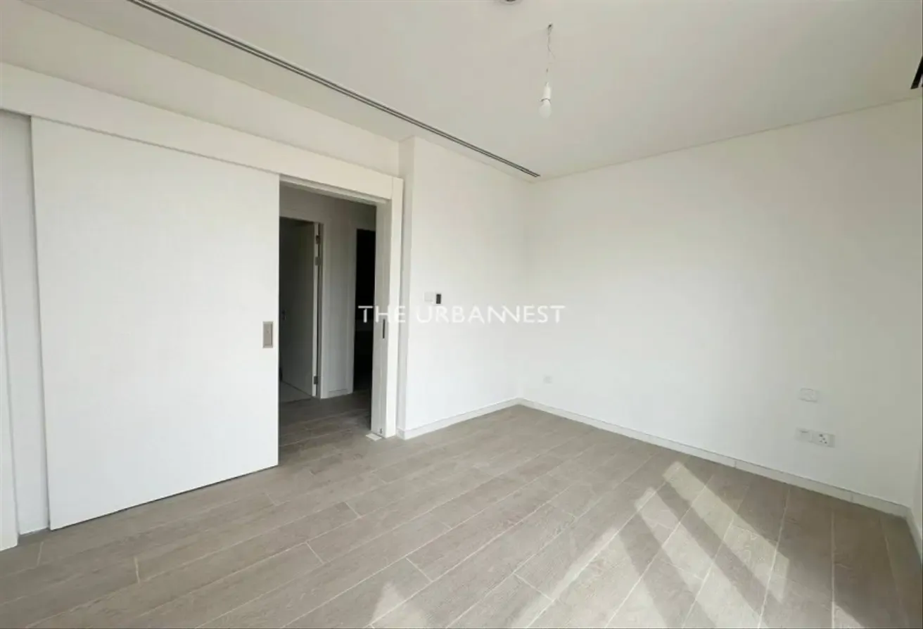 Single Row | Park Facing | Large Plot | 4 Bed