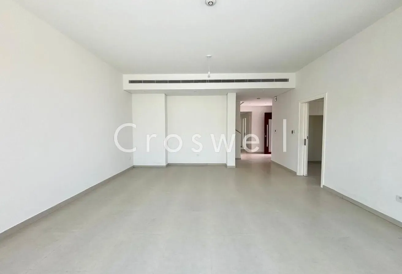 4BR Townhouse | Large Plot | Internal Road