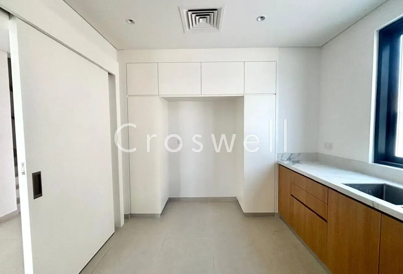 4BR Townhouse | Large Plot | Internal Road