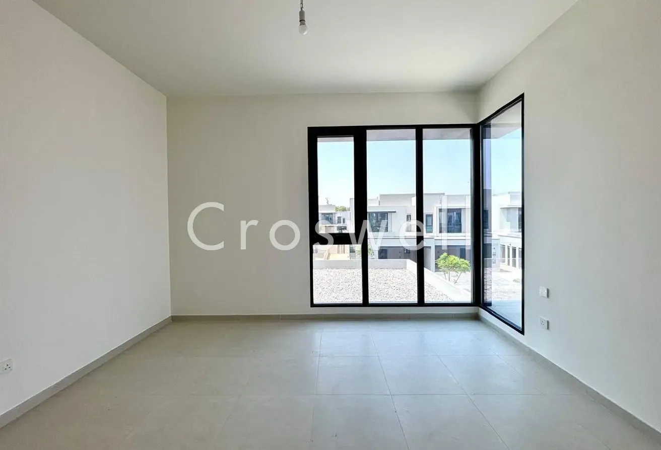 4BR Townhouse | Large Plot | Internal Road