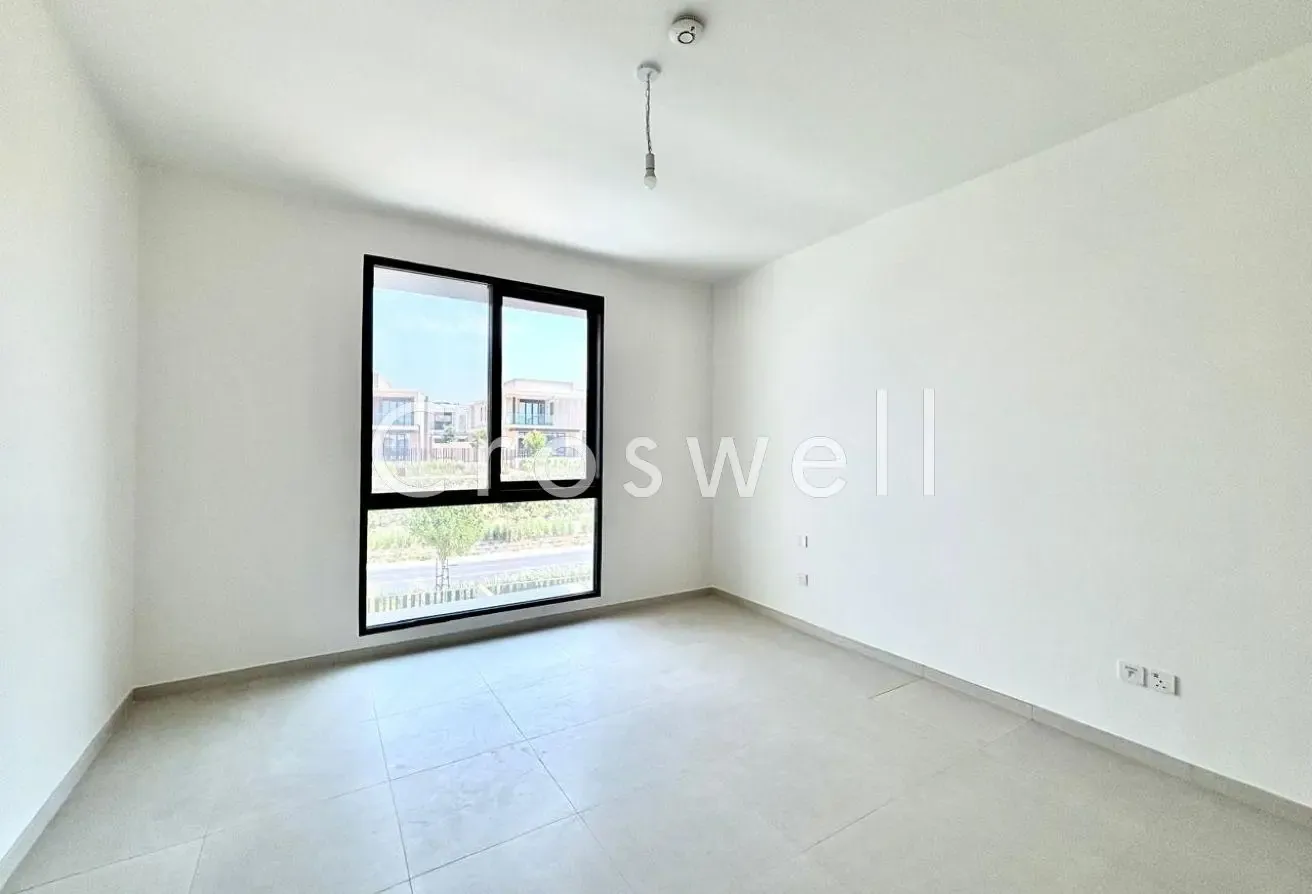 4BR Townhouse | Large Plot | Internal Road