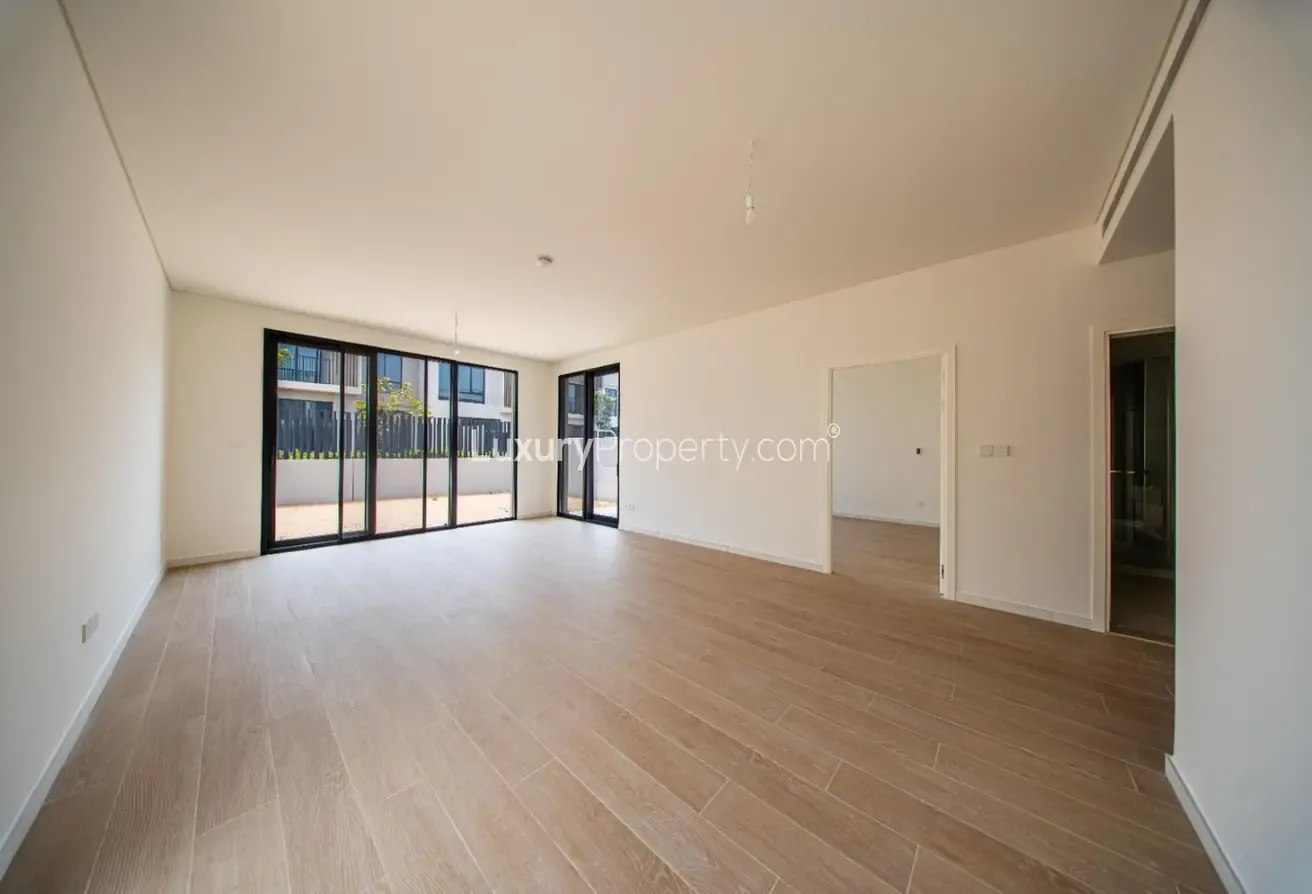 Spacious 4 Bedroom Townhouse | Private Garden