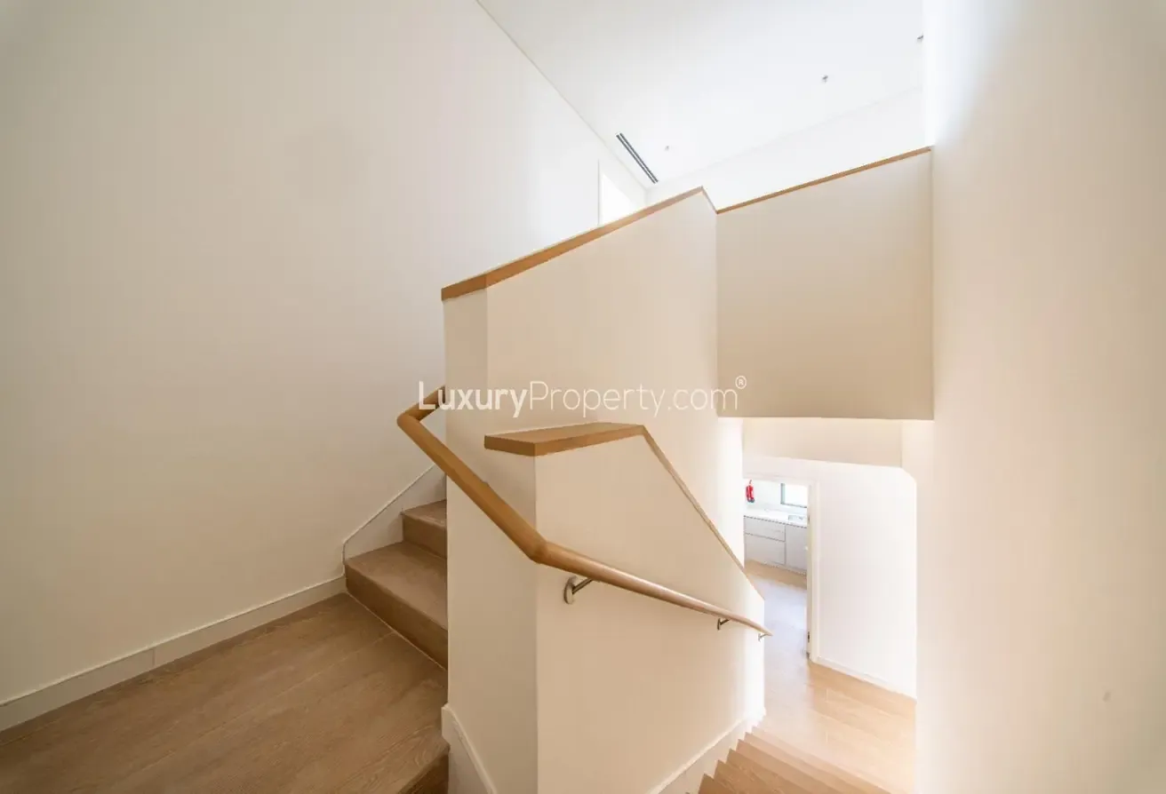 Spacious 4 Bedroom Townhouse | Private Garden