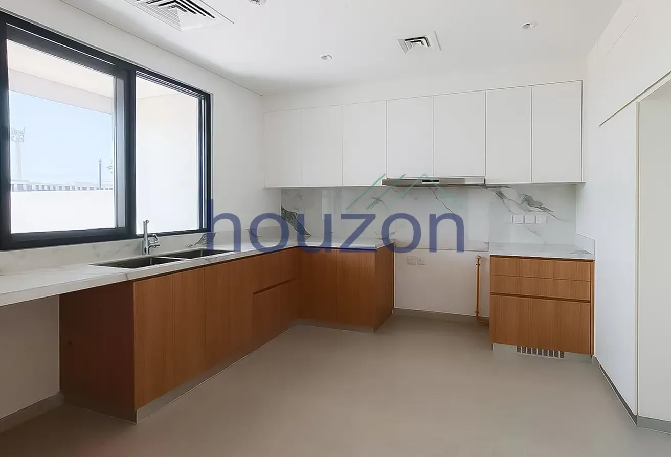 Spacious 4BR | Park View | Vastu Complaint