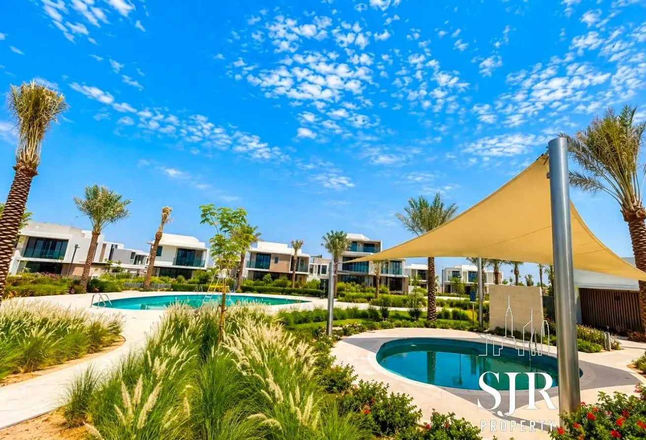 Motivated | Single Row | Park | Landscaped