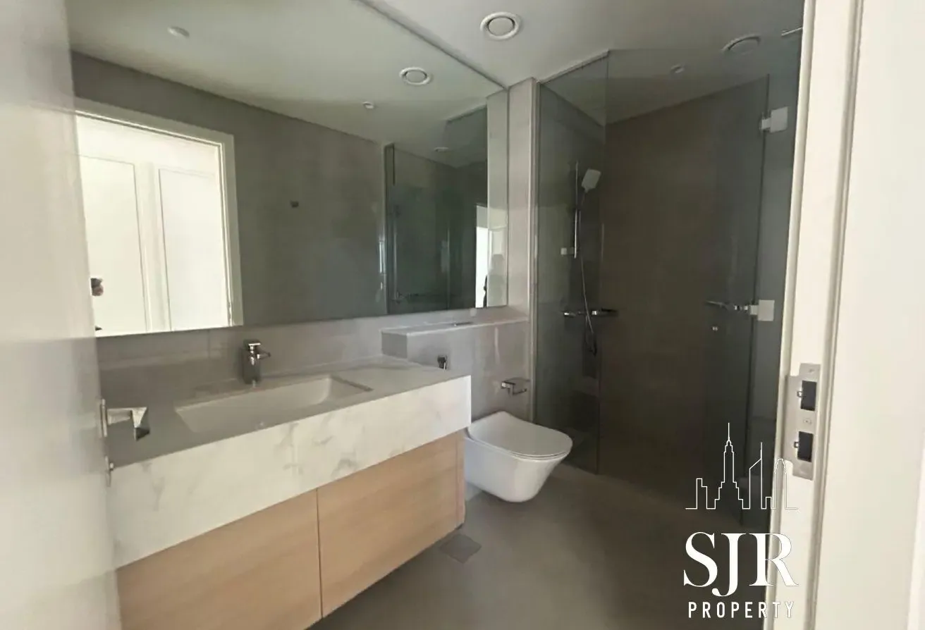 Brand new | Corner Unit | Must See
