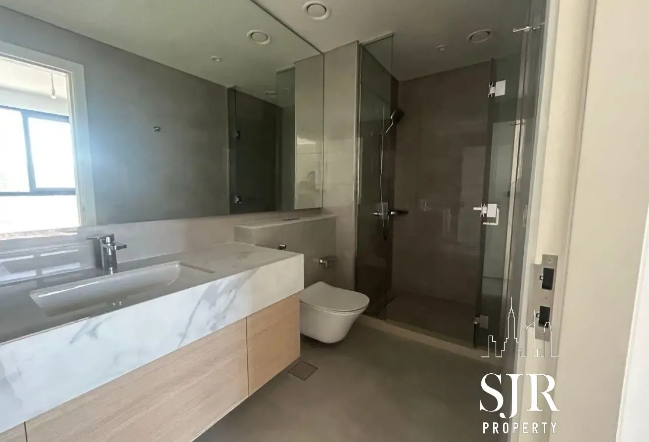 Brand new | Corner Unit | Must See