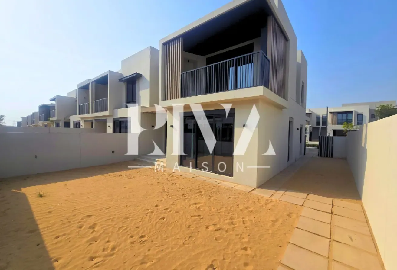 Prime Location | Corner Plot | Single Row | Park