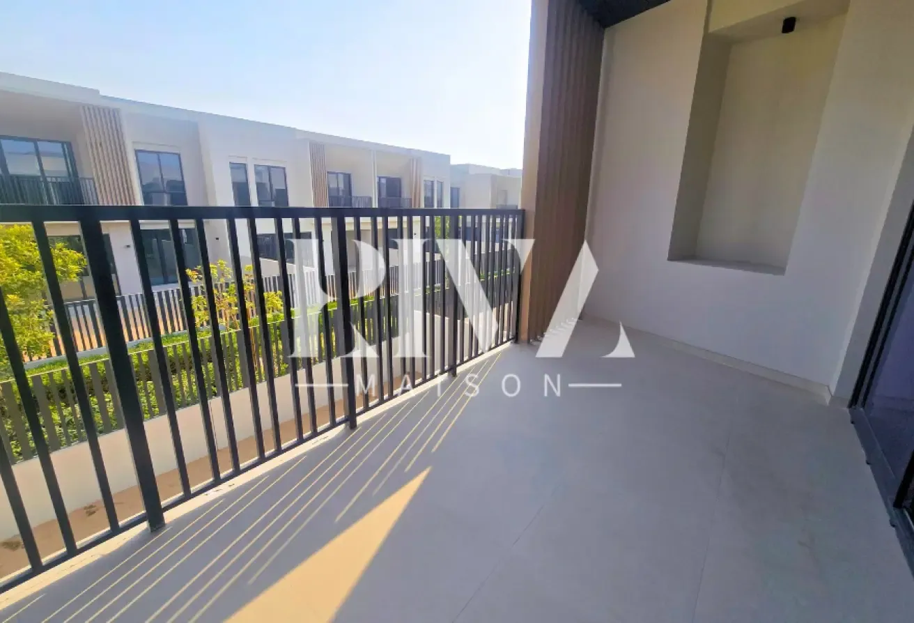 Prime Location | Corner Plot | Single Row | Park